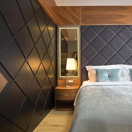 Geremia Luxury Couette-café Split